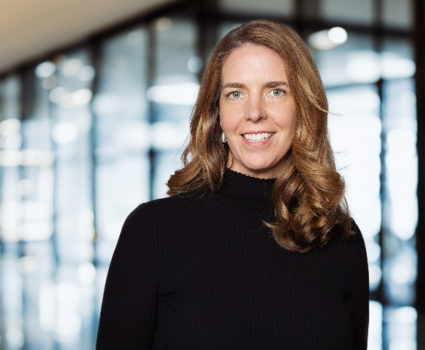 Auf dem Bild ist Frau Dr. Thelse Godewerth zu sehen. Sie ist Chief People Officer und Arbeitsdirektorin bei Rolls-Royce Power Systems AGRolls-Royce Power Systems AG,